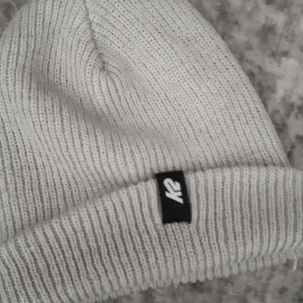 Toques & Gloves - Picture 4 of 6